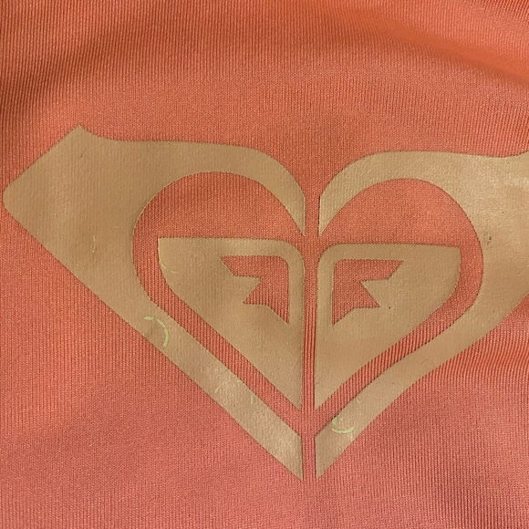 Roxy - Picture 3 of 10